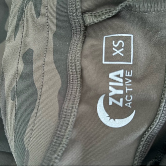 Zia, Green Camo Unwind Joggers - Picture 8 of 9